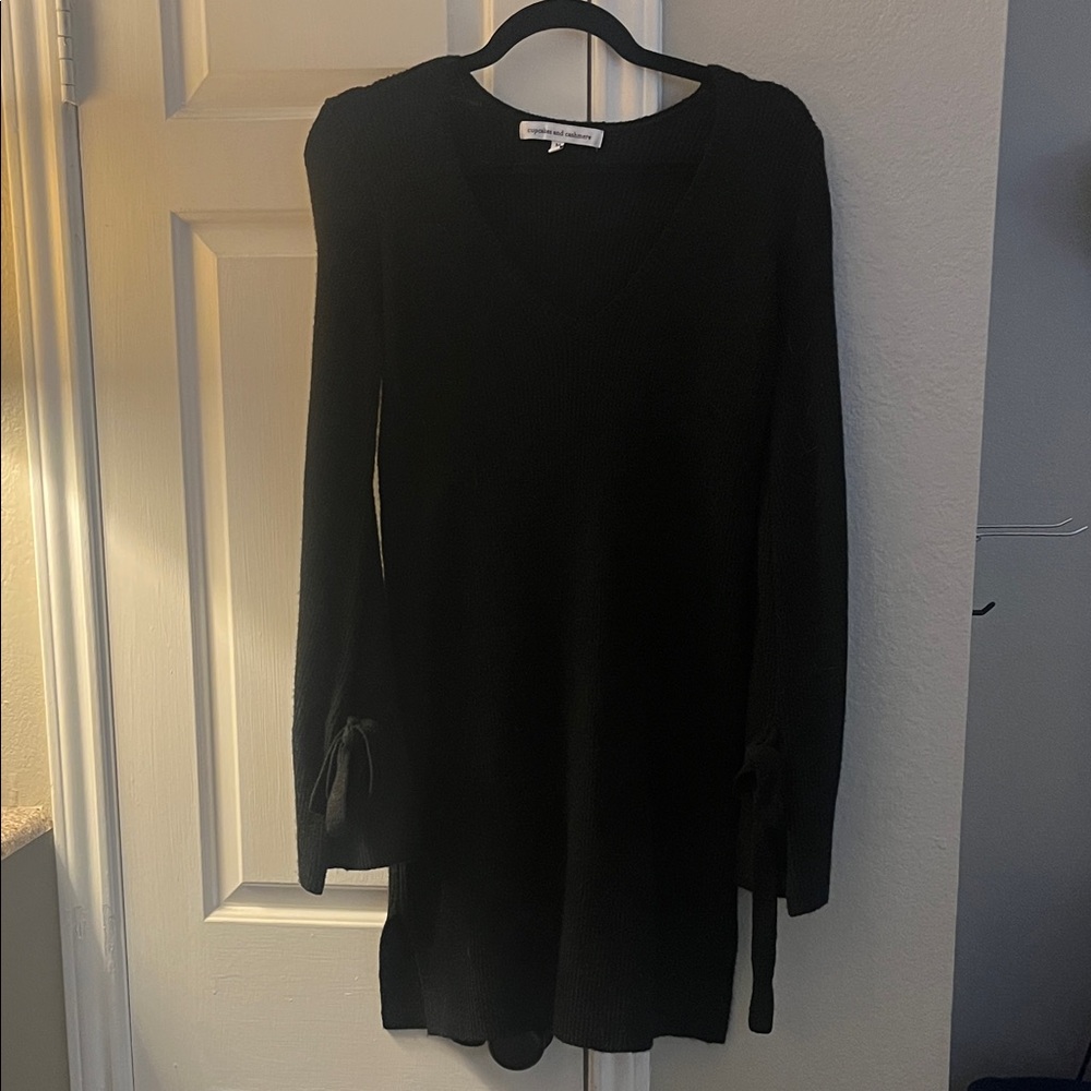 Cupcakes and Cashmere V-Neck Sweater-dress with Tie Sleeves! Brand new